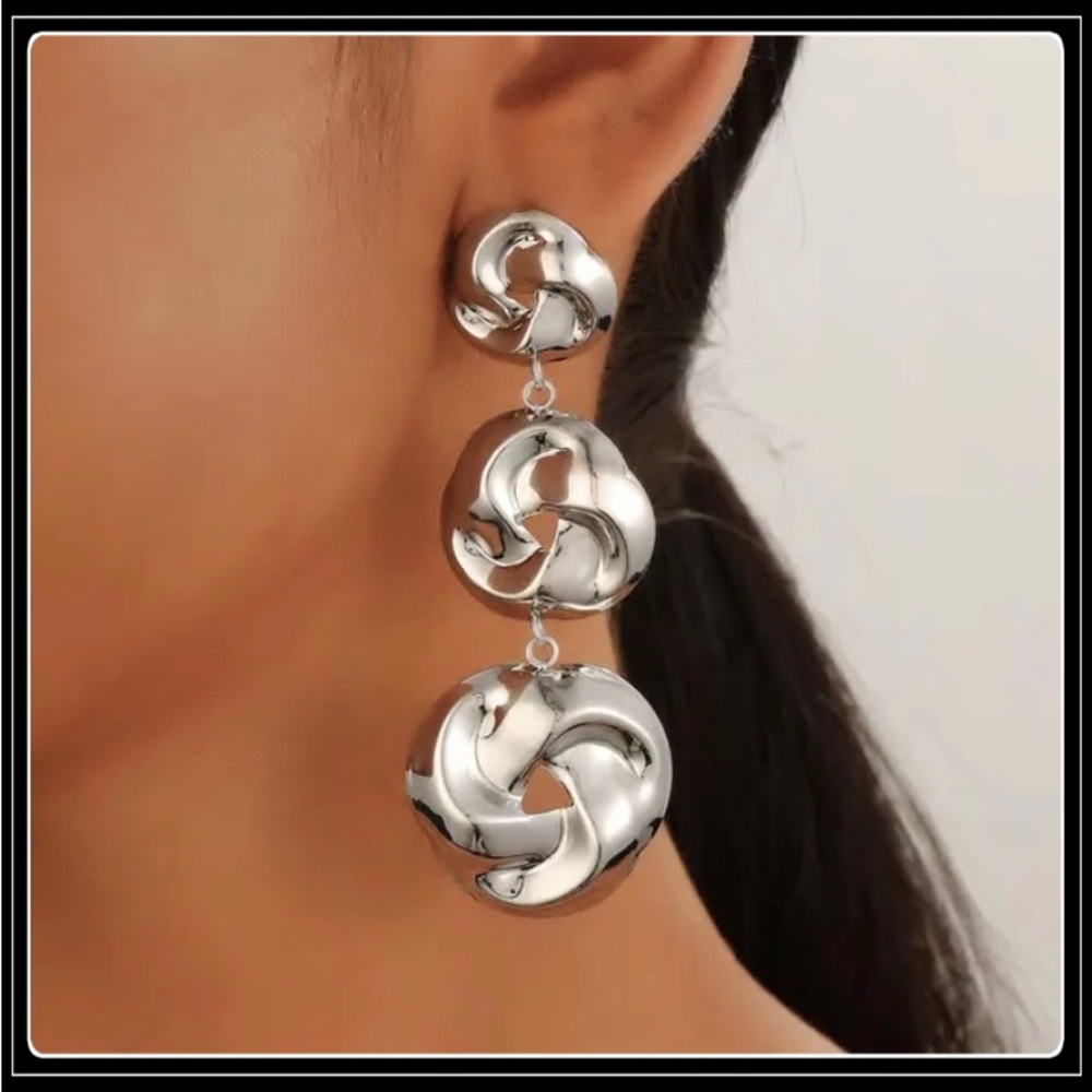 Clearance! NEW SILVER TRIPLE TEXTURED BUN DROP EARRINGS - Picture 2 of 3